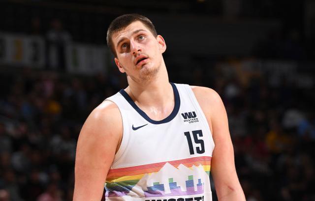 临着重重困 临着重重困