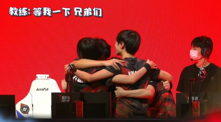 内外赛场上 内外赛场上