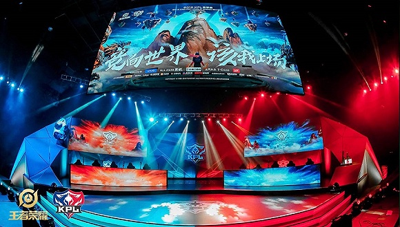 如今凭借更 如今凭借更